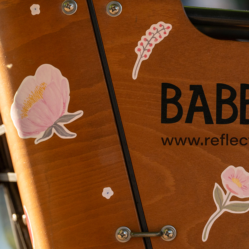 Reflective flower design and wood box