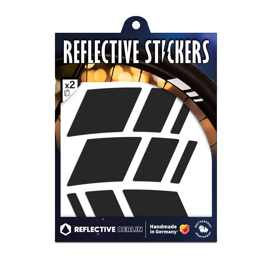 Reflektierender Felgen Aufkleber „Racer“ in Farbvariante „schwarz“ in Größe 40mm in Produktverpackung von REFLECTIVE Berlin.