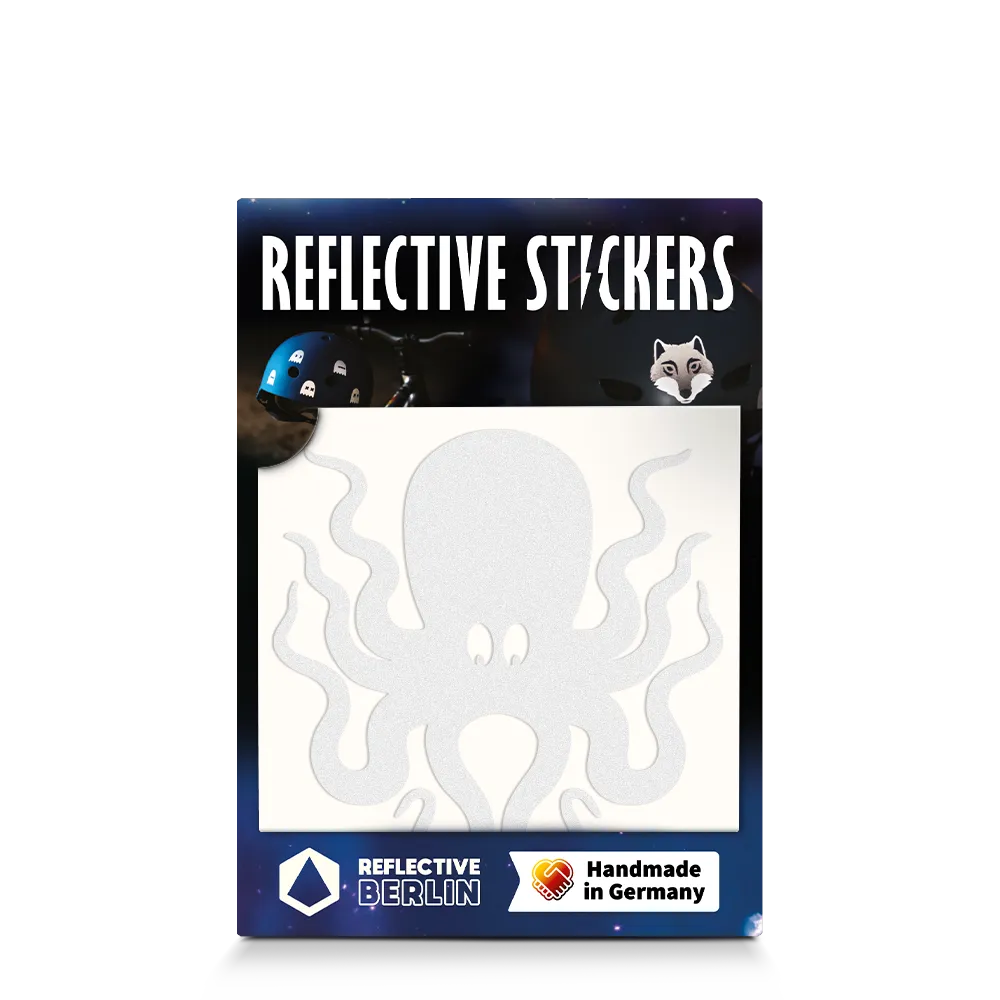 Reflektierender Aufkleber „Kraken“ in Farbvariante „weiß“ in Produktverpackung von REFLECTIVE Berlin.