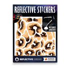 M Pebbles in Leo von REFLECTIVE Berlin als verpacktes Set mit stark reflektierenden organischen Formen für mehr Sichtbarkeit im urbanen Stil.