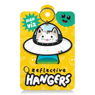 Reflektierender Anhänger ‚Reflective Hangers‘  in der Variante ‚Space Cat’ in Produktverpackung von REFLECTIVE Berlin.