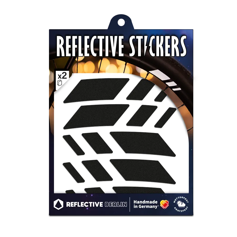 Reflektierender Felgen Aufkleber „Race“ in Farbvariante „schwarz“ in Produktverpackung von REFLECTIVE Berlin.