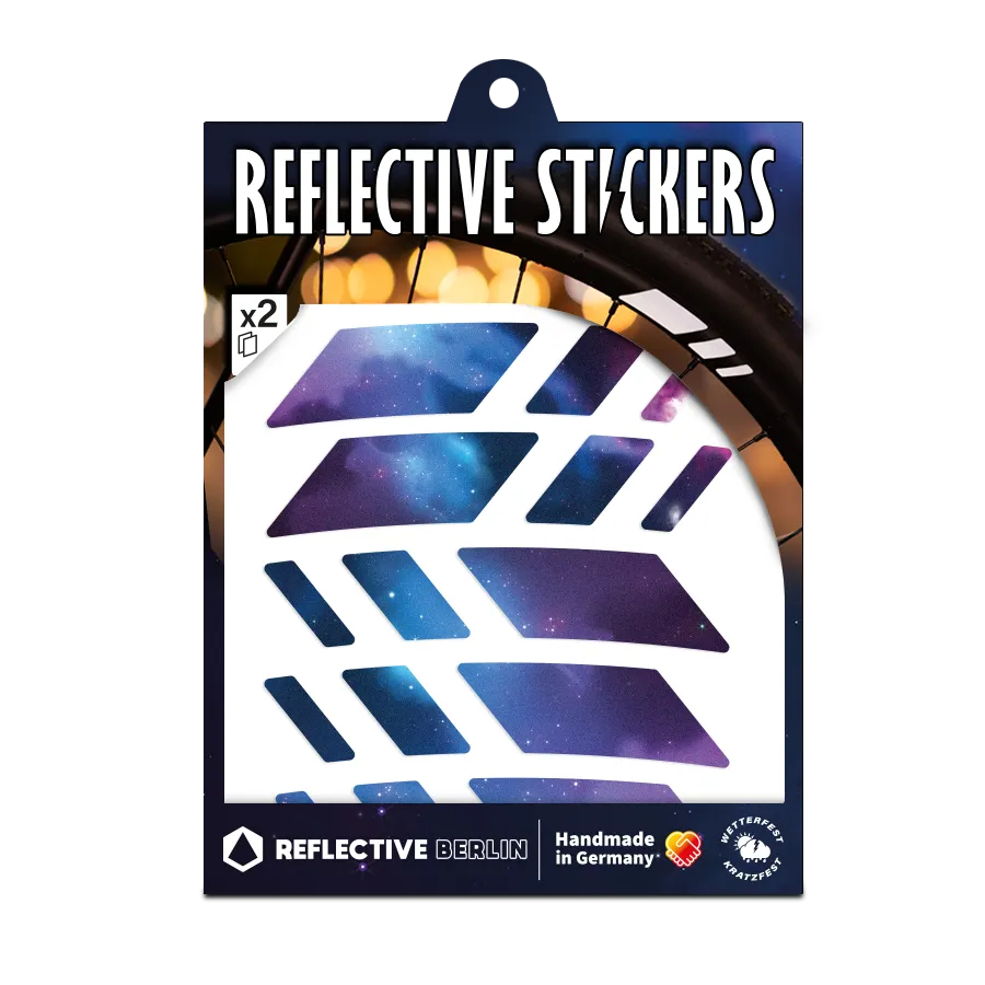 Reflektierender Felgen Aufkleber „Racer“ in Farbvariante „Weltraum“ in Größe 20mm in Produktverpackung von REFLECTIVE Berlin.
