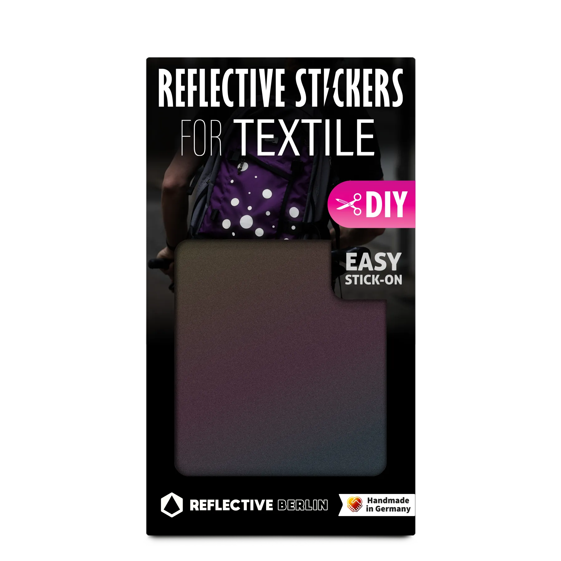 Reflektierende Aufkleber Textil Stoff „DIY“ in Farbvariante „Regenbogen“ zum selbst zuschneiden in Produktverpackung von REFLECTIVE Berlin.
