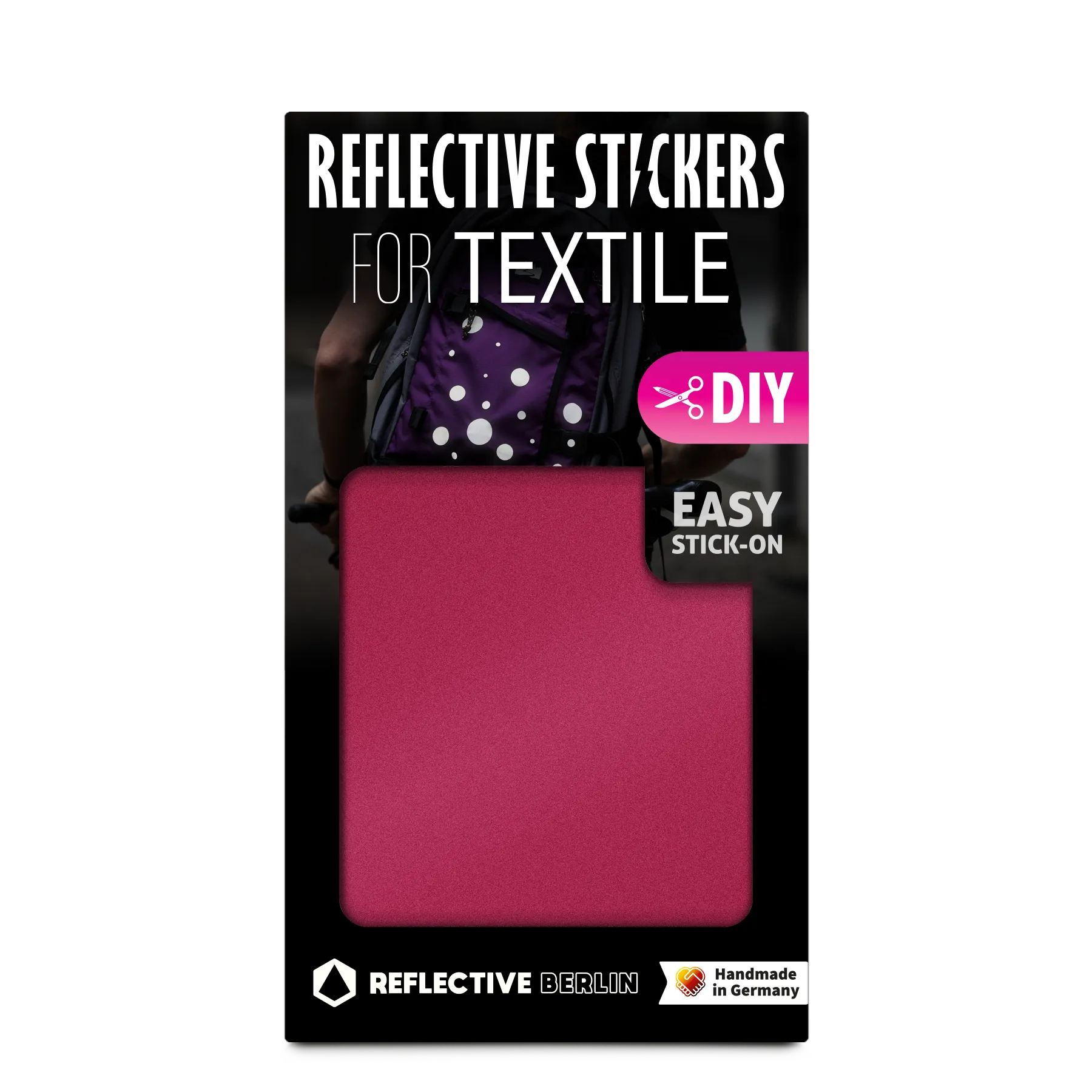 Reflektierende Aufkleber Textil Stoff „DIY“ in Farbvariante „rot“ zum selbst zuschneiden in Produktverpackung von REFLECTIVE Berlin.