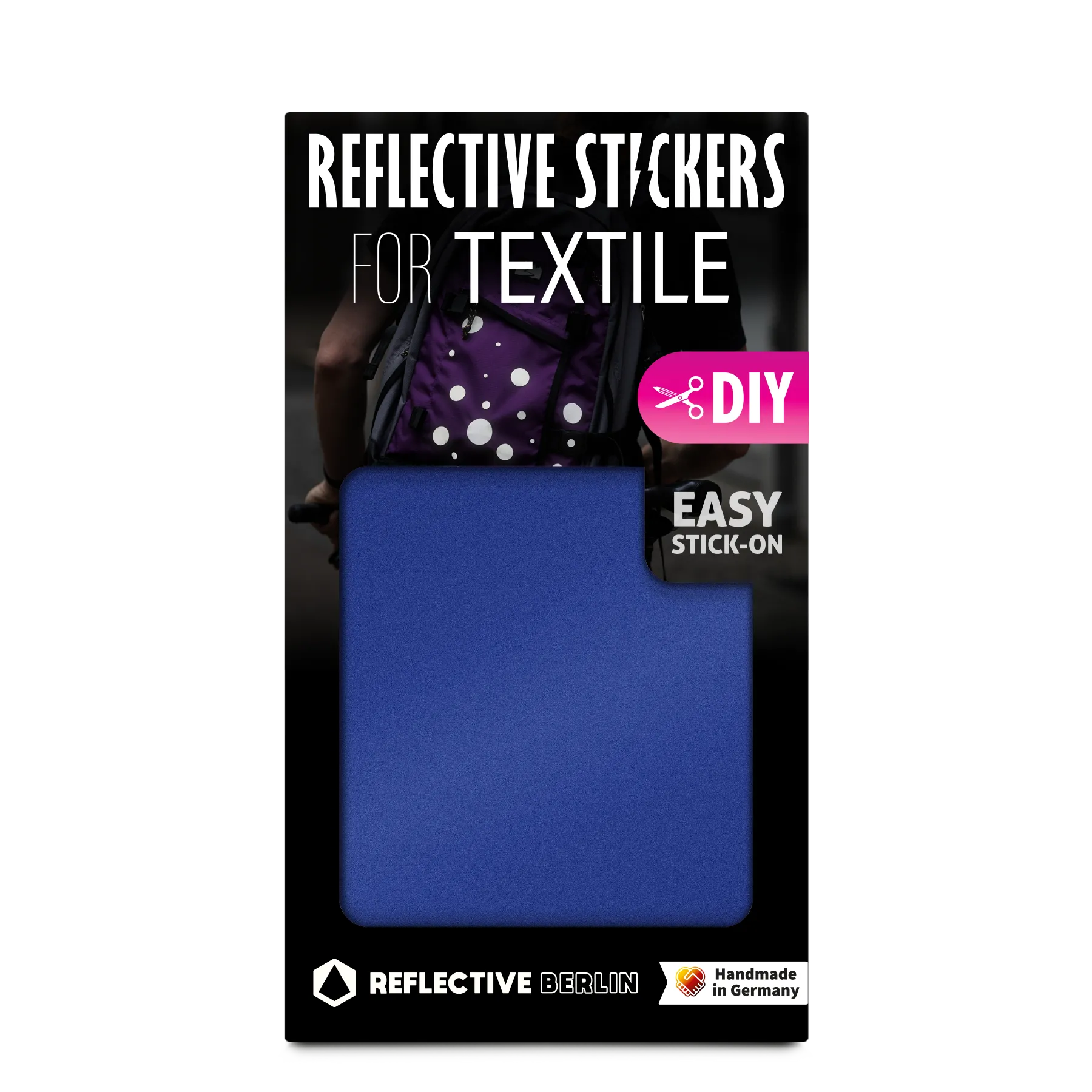 Reflektierende Aufkleber Textil Stoff „DIY“ in Farbvariante „Blau“ zum selbst zuschneiden in Produktverpackung von REFLECTIVE Berlin.