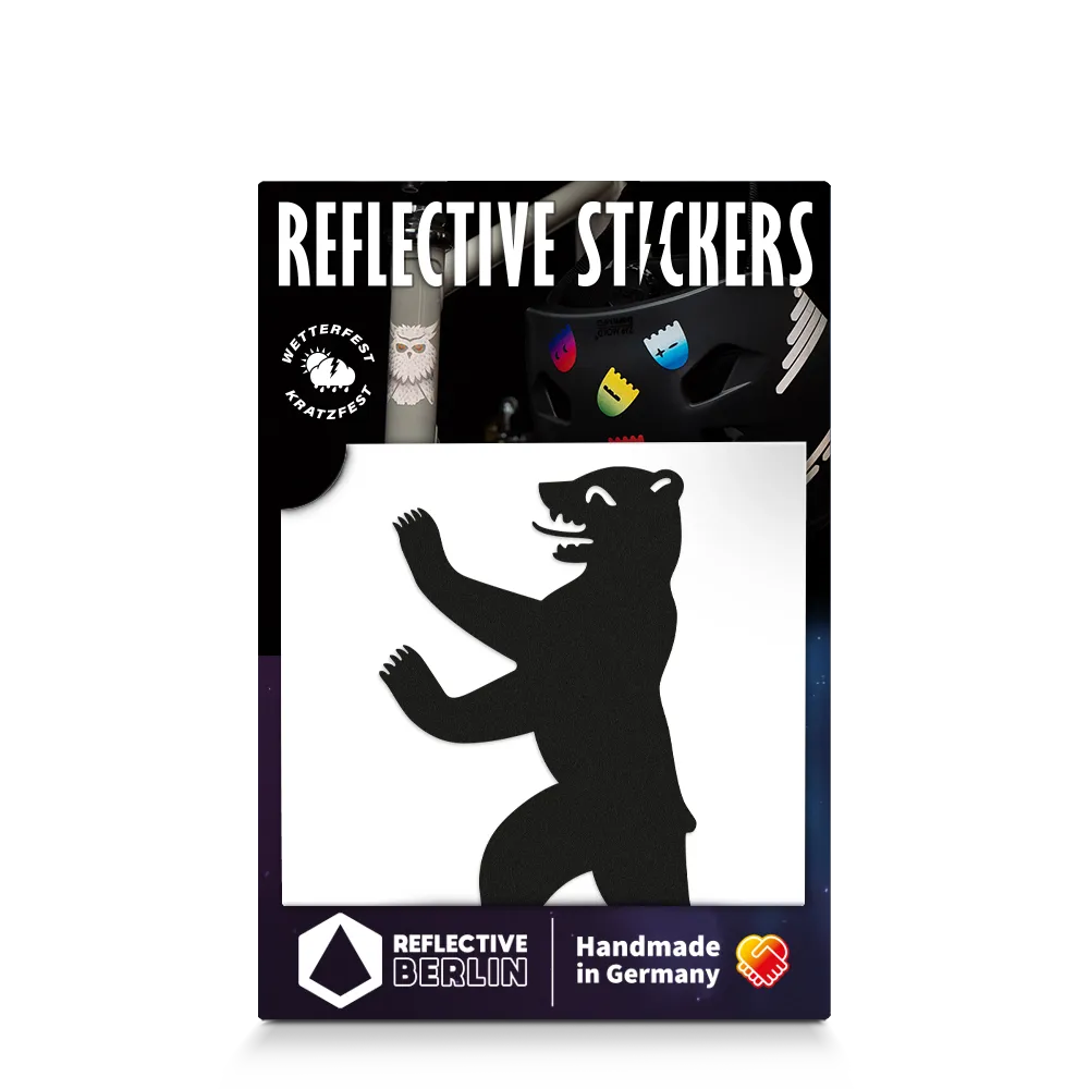 Reflektierender Aufkleber „Berliner Bär“ in Farbvariante „schwarz“ in Produktverpackung von REFLECTIVE Berlin.