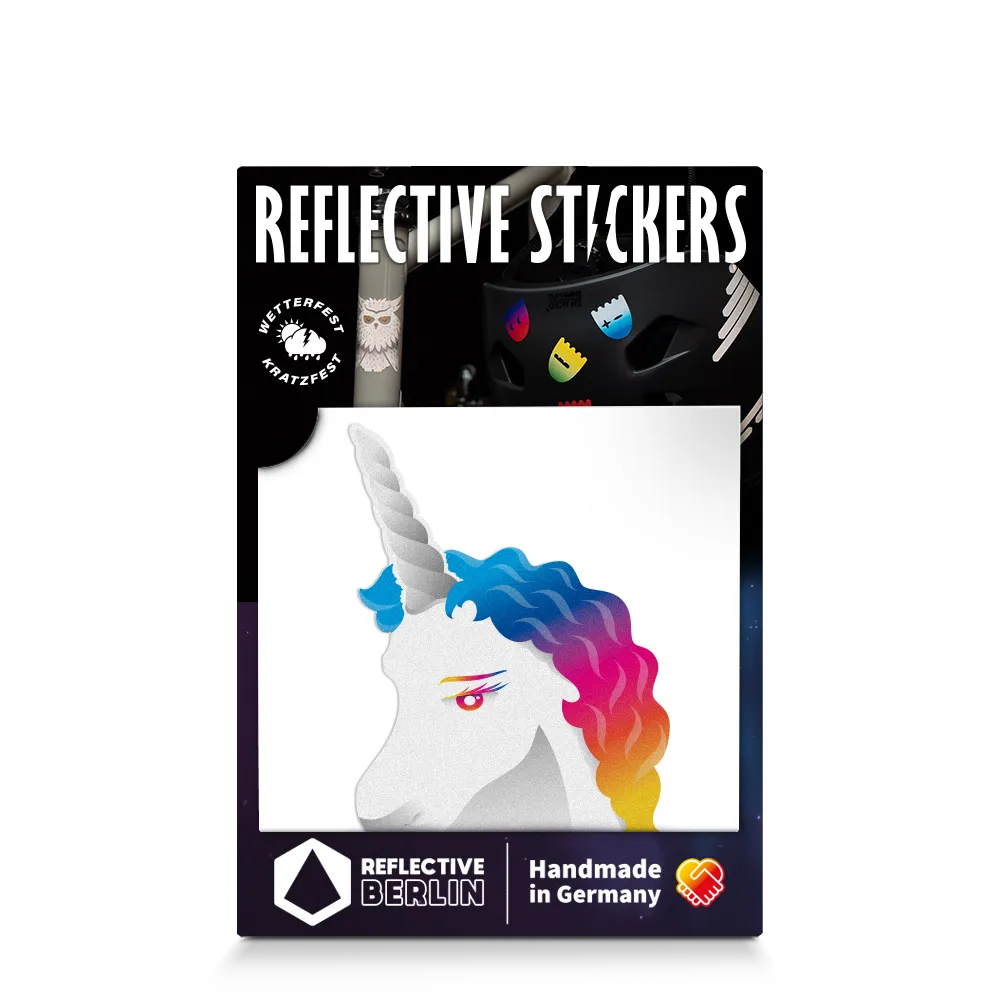 Reflektierender Aufkleber „Einhorn“ in Farbvariante „Regenbogen“ von REFLECTIVE Berlin.
