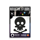 Reflektierender Aufkleber „Totenkopf“ in Farbvariante „schwarz“ in Produktverpackung von REFLECTIVE Berlin.