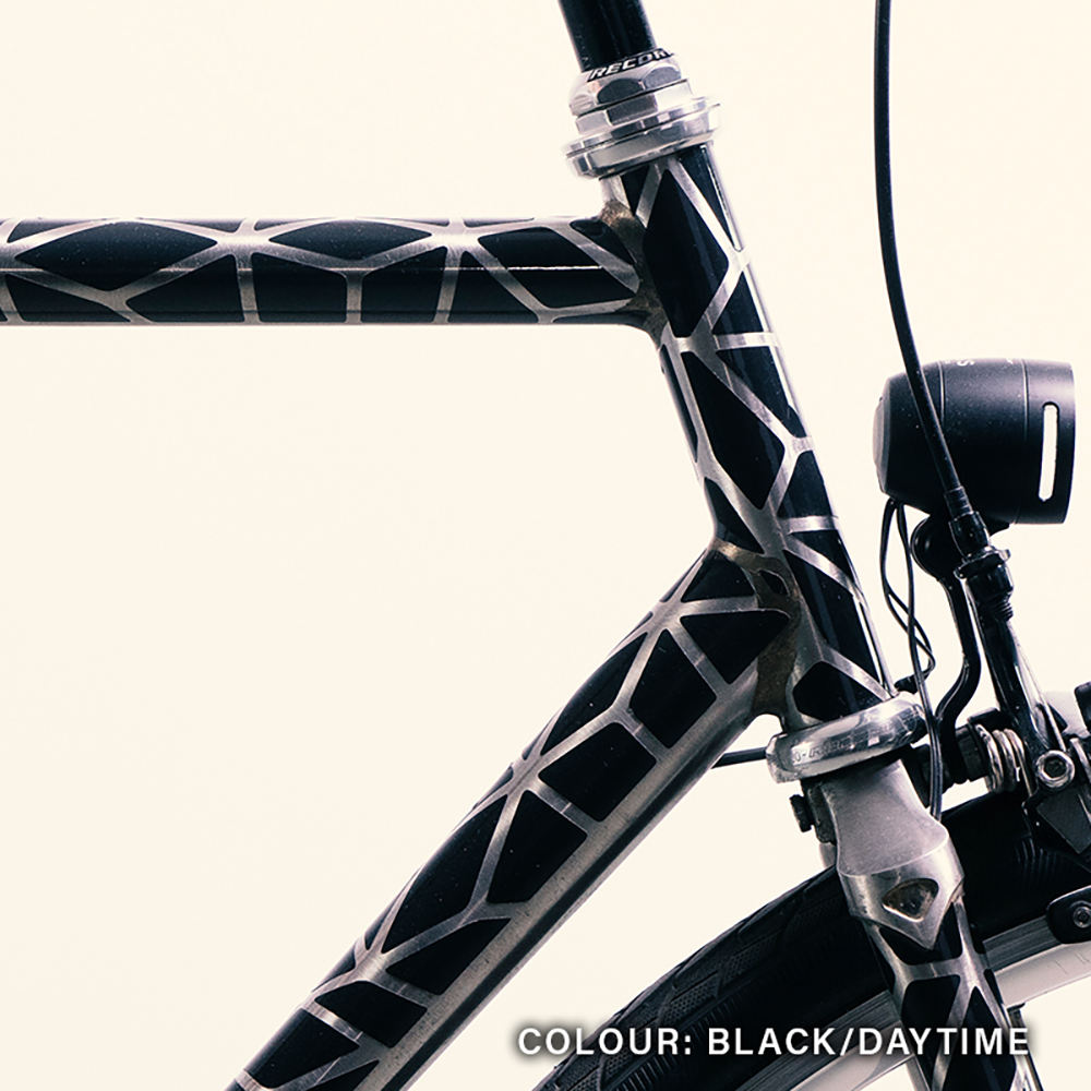 Fahrrad vorne mit schwarzem Mosaic Muster