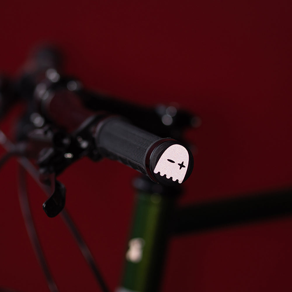 Fahrradlenker mit reflektierendem Pacman Geist Aufkleber seitlich am Griff
